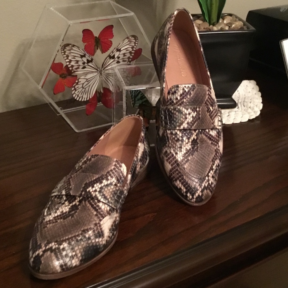 Madewell-EUC-Women’s Snakeskin Pattern Loafers